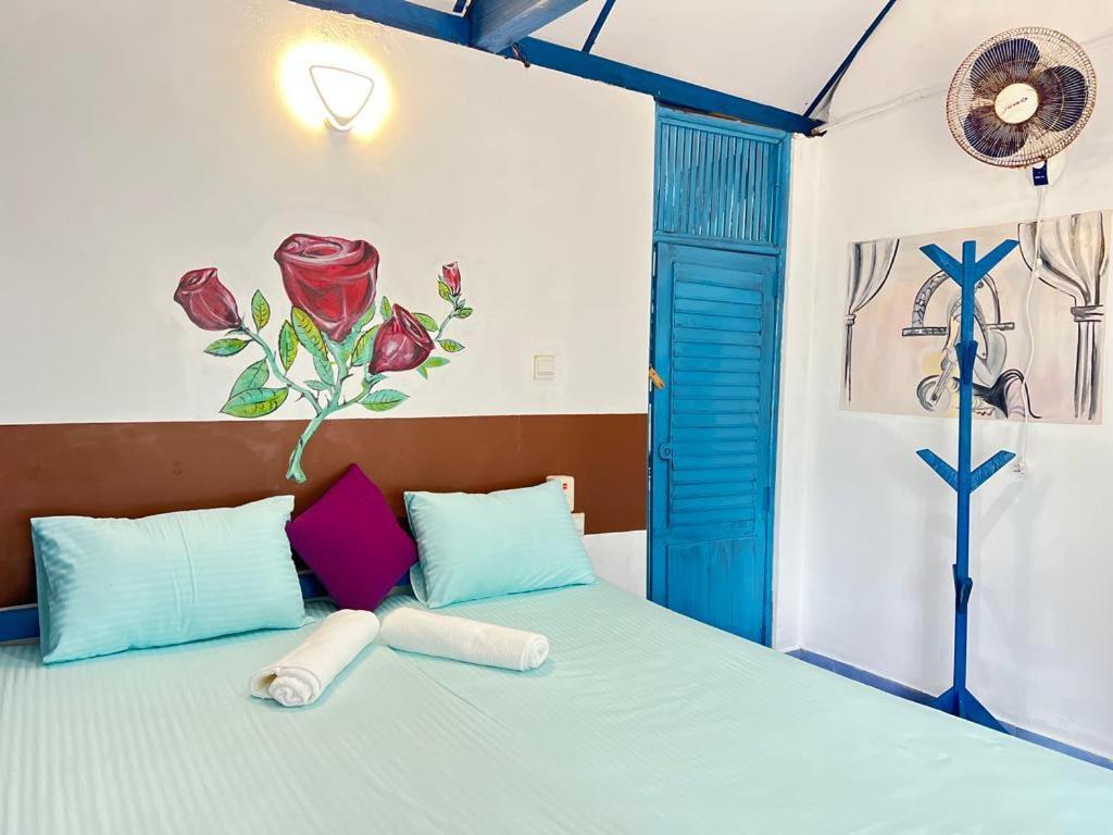 Tsunami Beach Hotel Аругам-Бей Екстер'єр фото